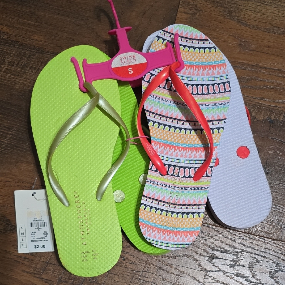 2 Pairs Lime Green and White With Pattern Flip Flops